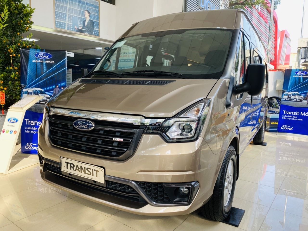 Ford Transit 2022 - Bắc Ninh bán Ford Transit 2022, đủ màu. Giảm giá tiền mặt + tặng phụ kiện, hỗ trợ hoán cải Van 3, 6 chỗ, làm biển HN