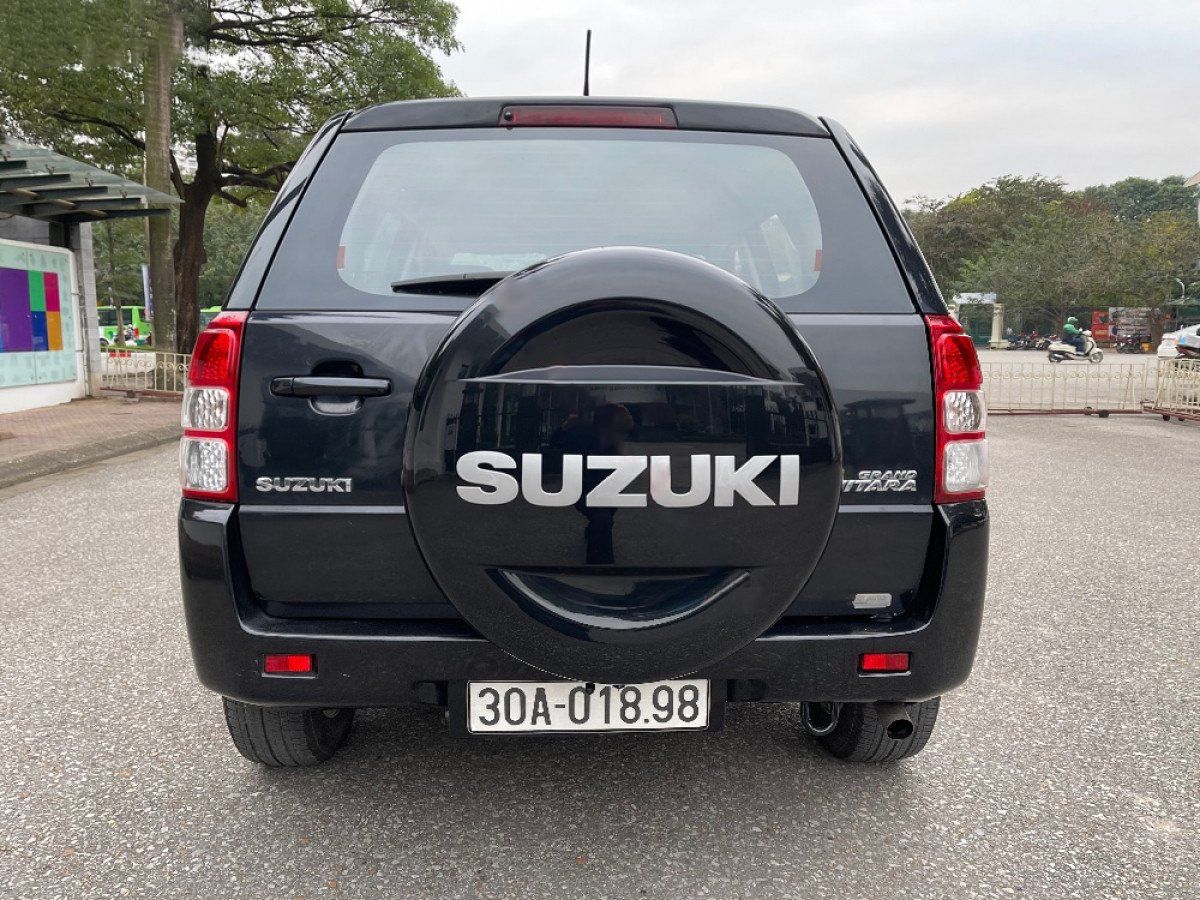 Suzuki Vitara 2013 - Bán ô tô Suzuki Vitara 2.0L AT 4x4 sản xuất 2013, màu đen, nhập khẩu Nhật Bản