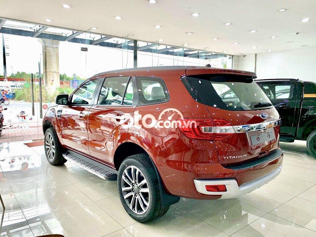 Ford Everest 2022 - Bán Ford Everest sản xuất năm 2022, màu đỏ, xe nhập