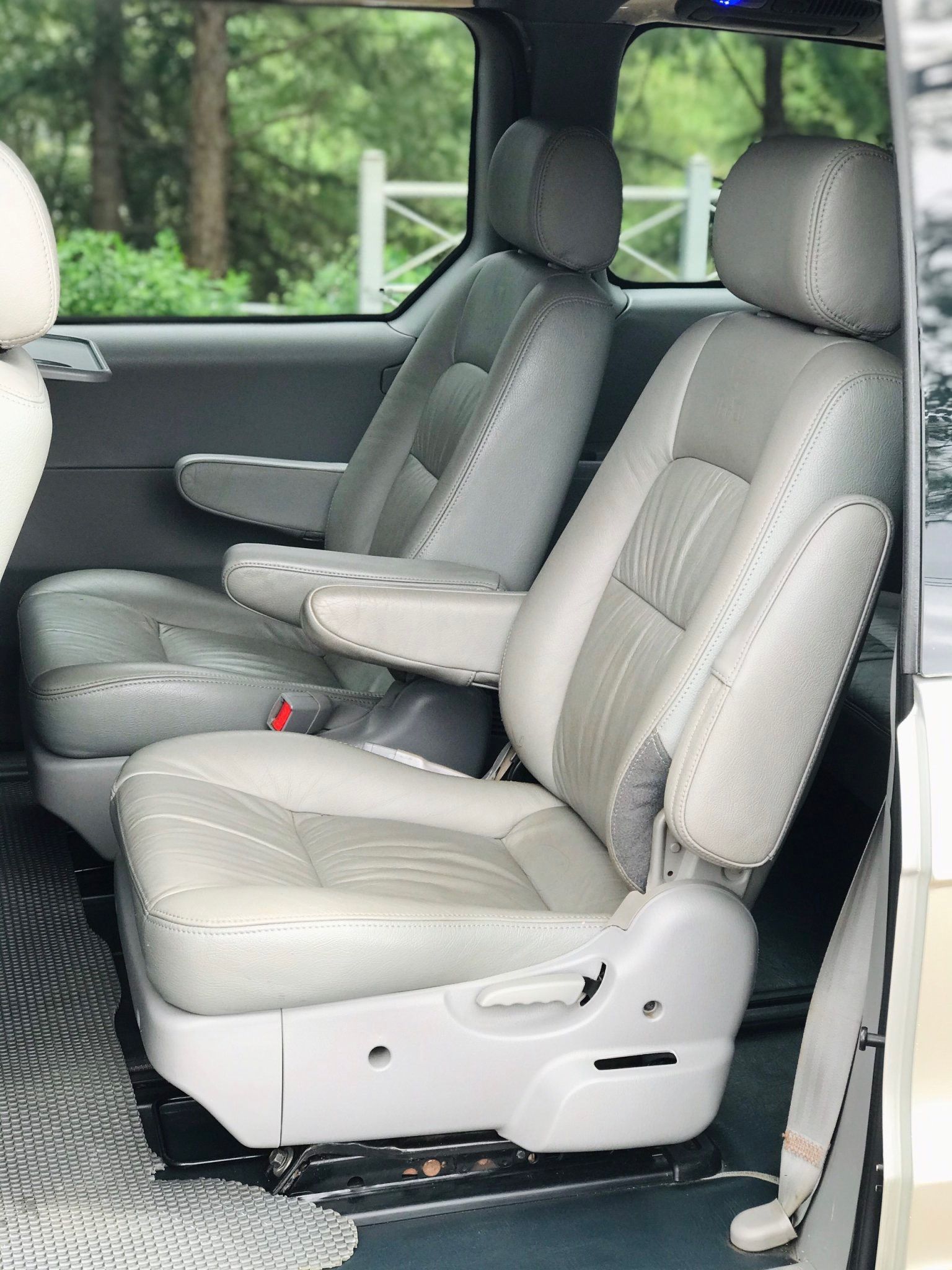 Kia Carnival 2008 - Bán Kia Carnival đời 2008 còn mới giá tốt 260tr