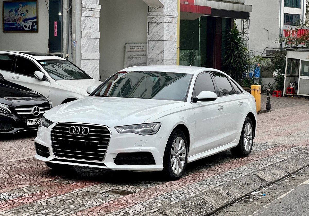 Audi A6  1.8 TFSI  2017 - Bán Audi A6 1.8 TFSI sản xuất năm 2017, màu trắng, nhập khẩu