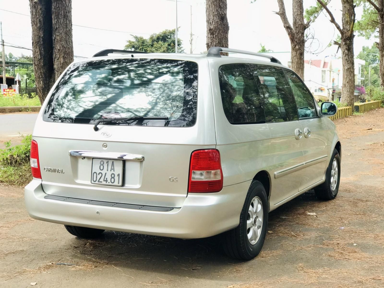 Kia Carnival 2008 - Bán Kia Carnival đời 2008 còn mới giá tốt 260tr