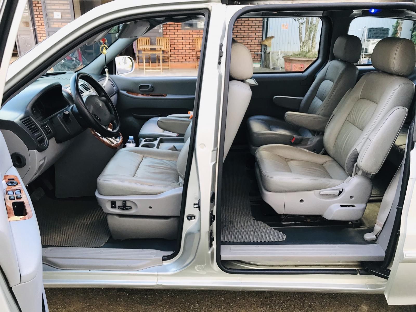 Kia Carnival 2008 - Bán Kia Carnival đời 2008 còn mới giá tốt 260tr