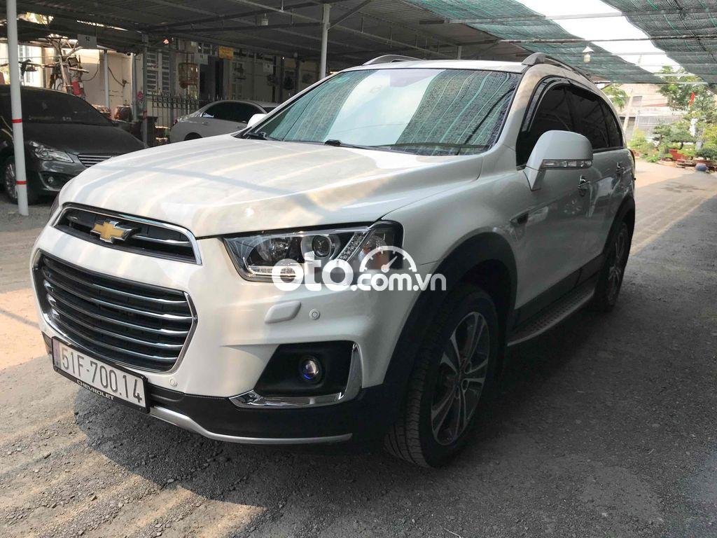 Chevrolet Captiva 2016 - Bán xe Chevrolet Captiva Revv LTZ 2.4AT sản xuất năm 2016, màu trắng, 520tr