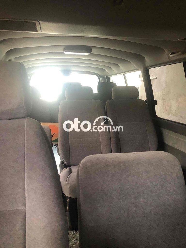 Toyota Hiace 2003 - Cần bán lại xe Toyota Hiace năm 2003, màu bạc, giá chỉ 50 triệu