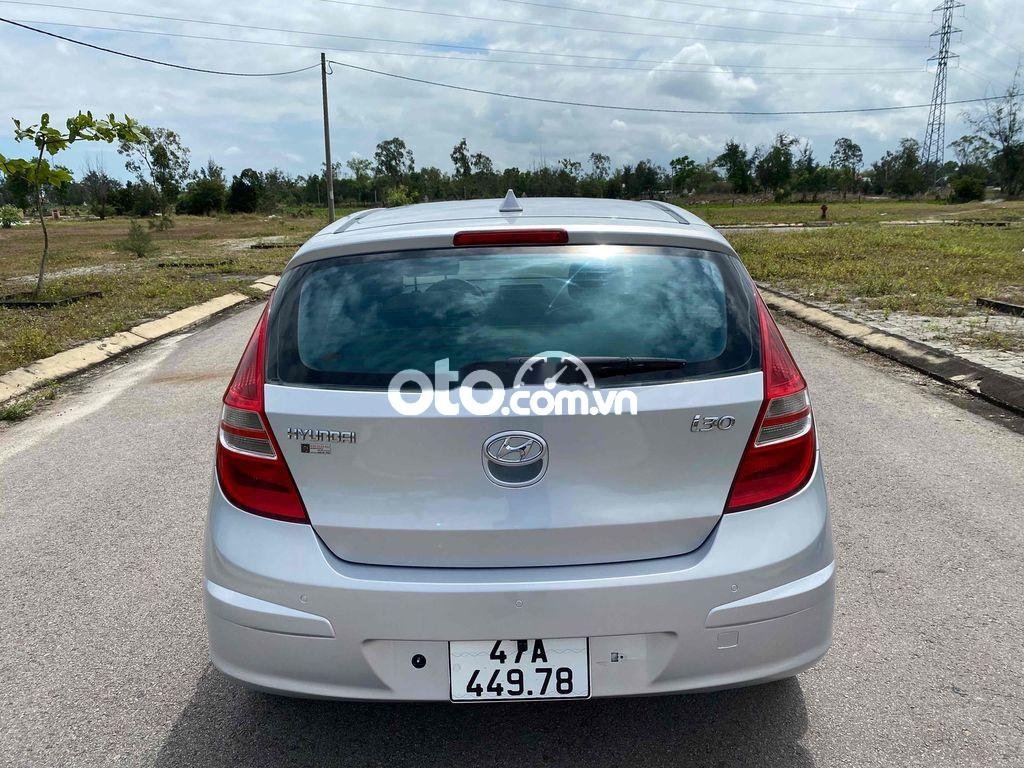 Hyundai i30 2008 - Cần bán Hyundai i30 năm sản xuất 2008, màu trắng, nhập khẩu, giá tốt