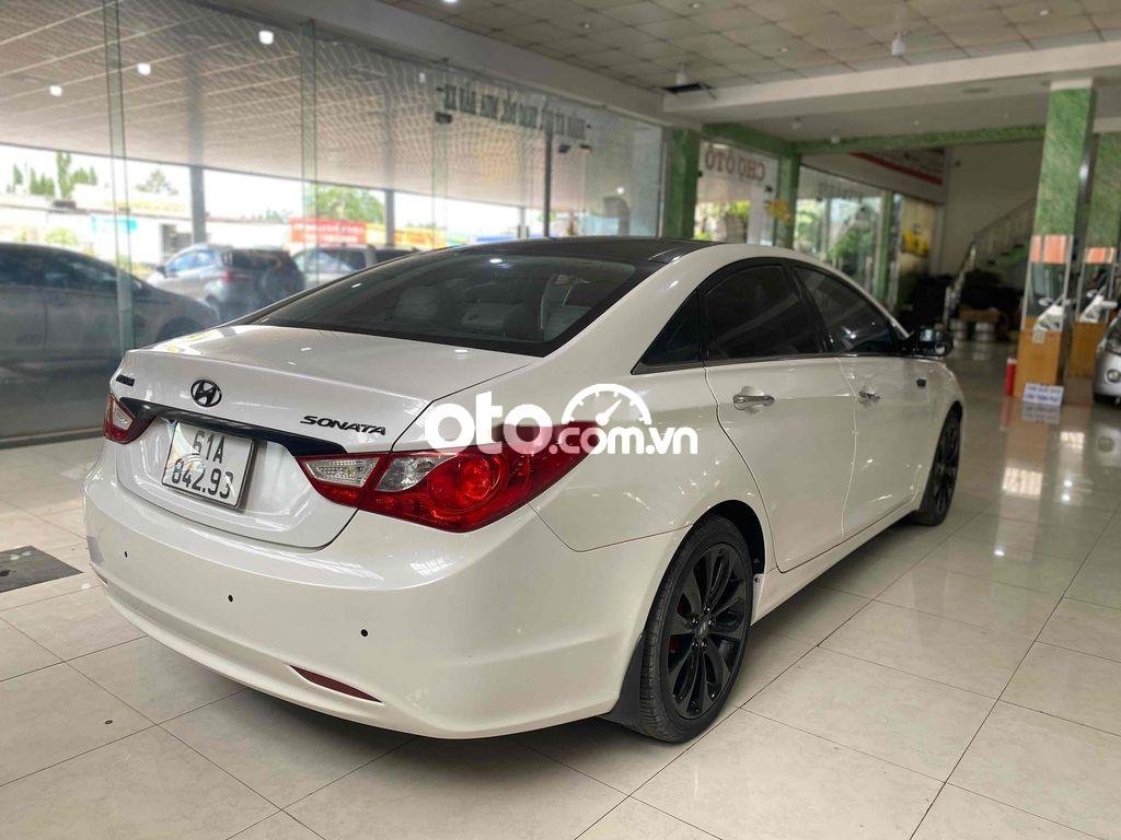 Hyundai Sonata   2010 - Cần bán xe Hyundai Sonata năm 2010, màu trắng