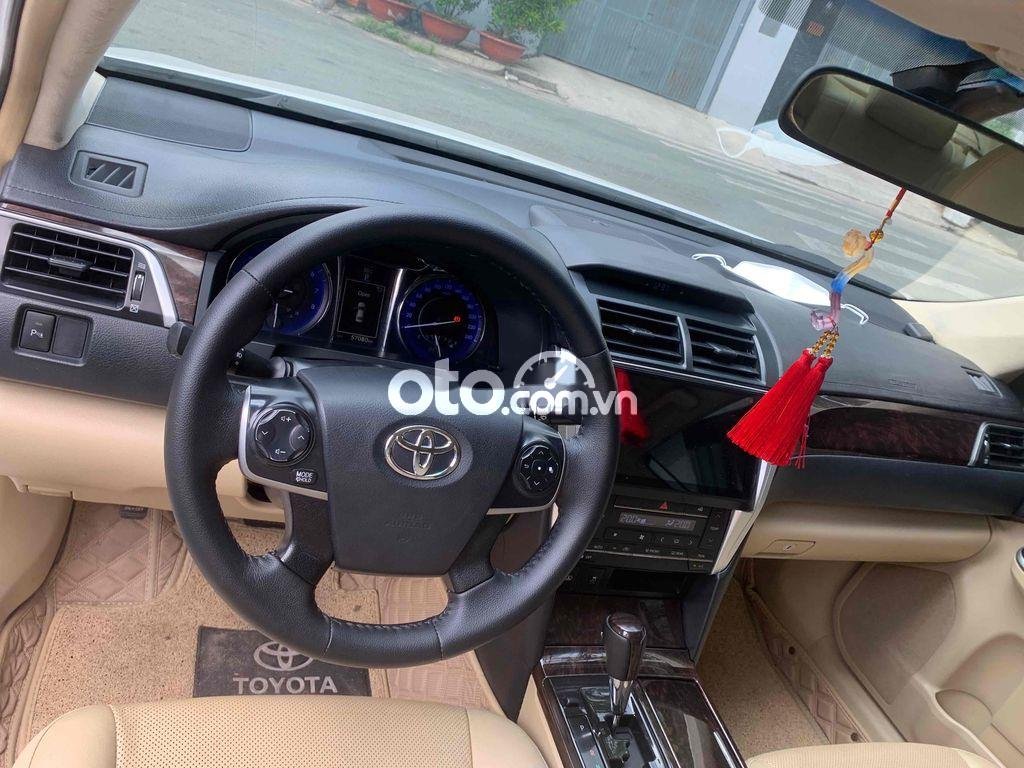 Toyota Camry   2.0E 2016 - Bán xe Toyota Camry 2.0E sản xuất năm 2016, màu trắng, giá 578tr