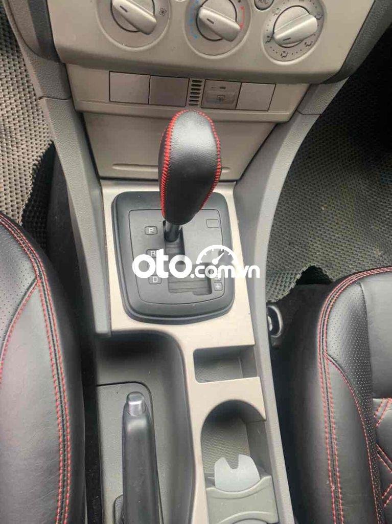 Ford Focus 2012 - Bán xe Ford Focus 1.8L năm 2012, màu trắng 