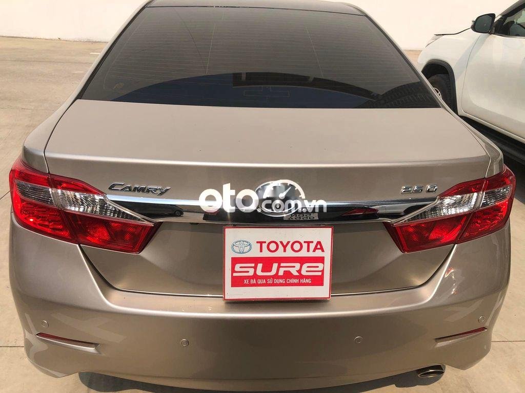 Toyota Camry  2.5Q  2014 - Bán ô tô Toyota Camry 2.5Q sản xuất năm 2014