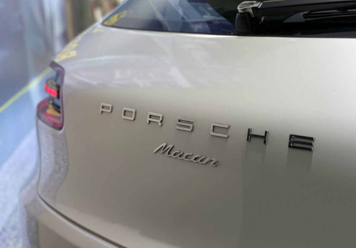 Porsche 2015 - Bán Porsche Macan 2.0 năm 2015, màu trắng, xe nhập khẩu nguyên chiếc