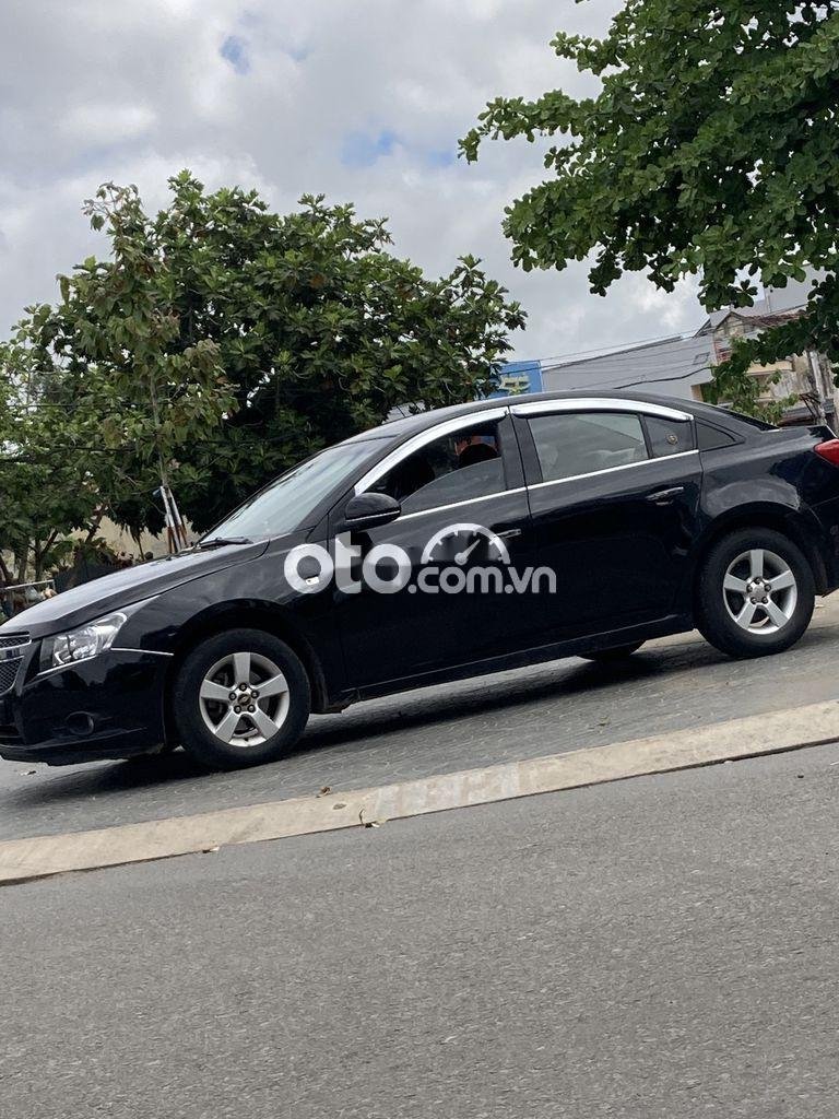 Chevrolet Cruze 2010 - Bán Chevrolet Cruze sản xuất 2010, màu đen, xe nhập