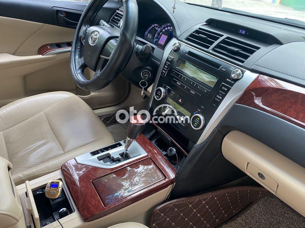 Toyota Camry 2013 - Bán Toyota Camry sản xuất năm 2013, màu đen giá cạnh tranh