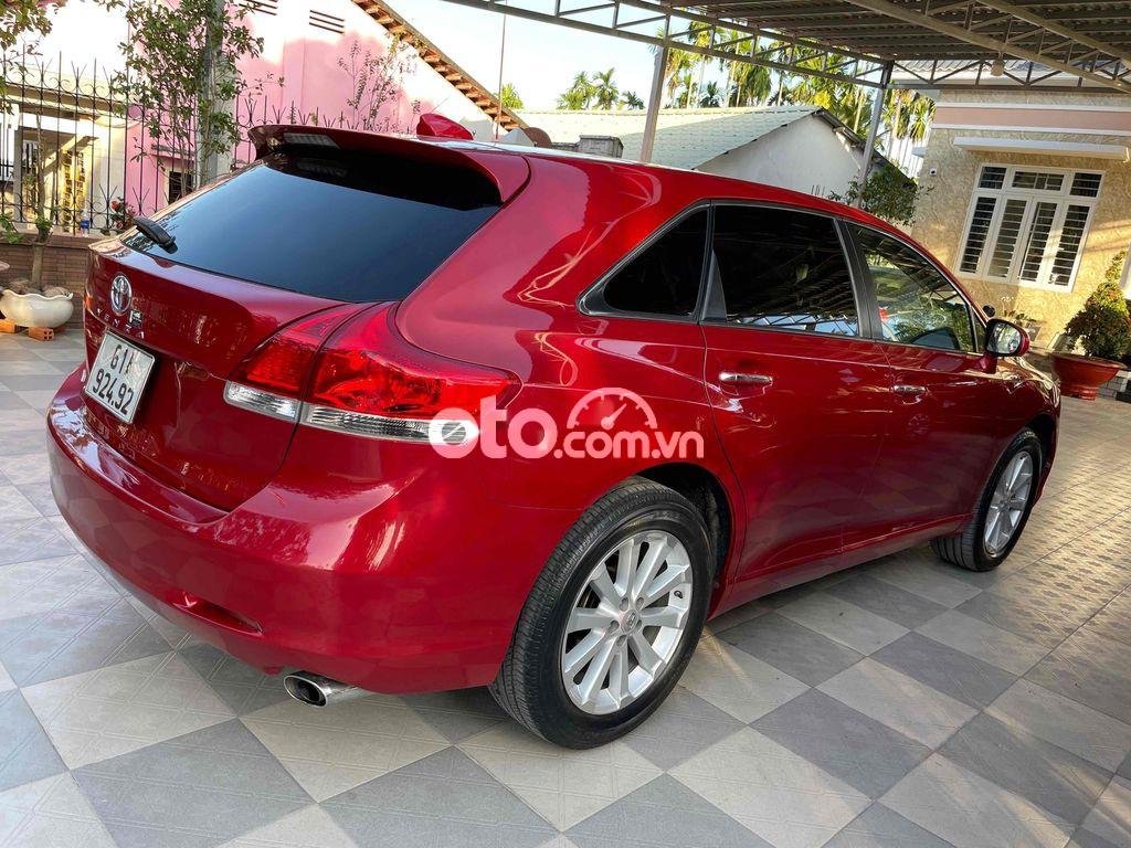 Toyota Venza 2009 - Cần bán gấp Toyota Venza 2.7AWD AT sản xuất 2009, màu đỏ, xe gia đình sử dụng