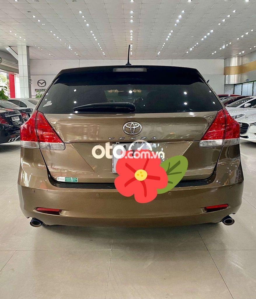 Toyota Venza 2009 - Cần bán gấp Toyota Venza 2.7 AWD AT sản xuất 2009, màu nâu, nhập khẩu