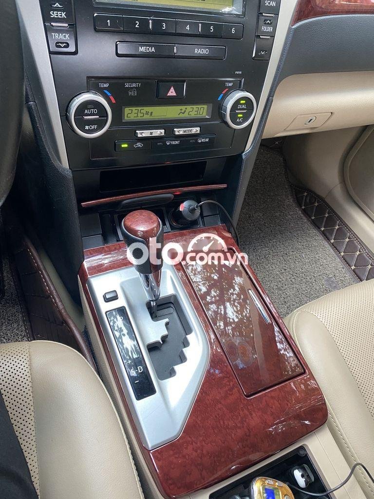 Toyota Camry 2013 - Bán Toyota Camry sản xuất năm 2013, màu đen giá cạnh tranh