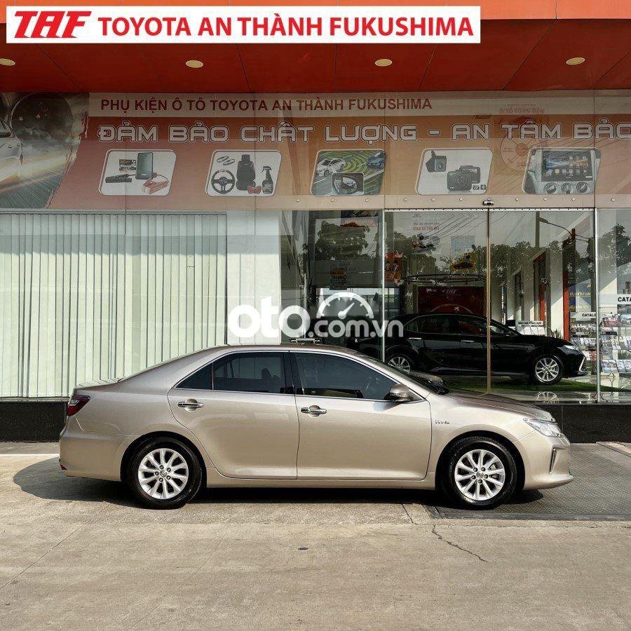 Toyota Camry 2016 - Bán ô tô Toyota Camry 2.0E sản xuất 2016, màu nâu