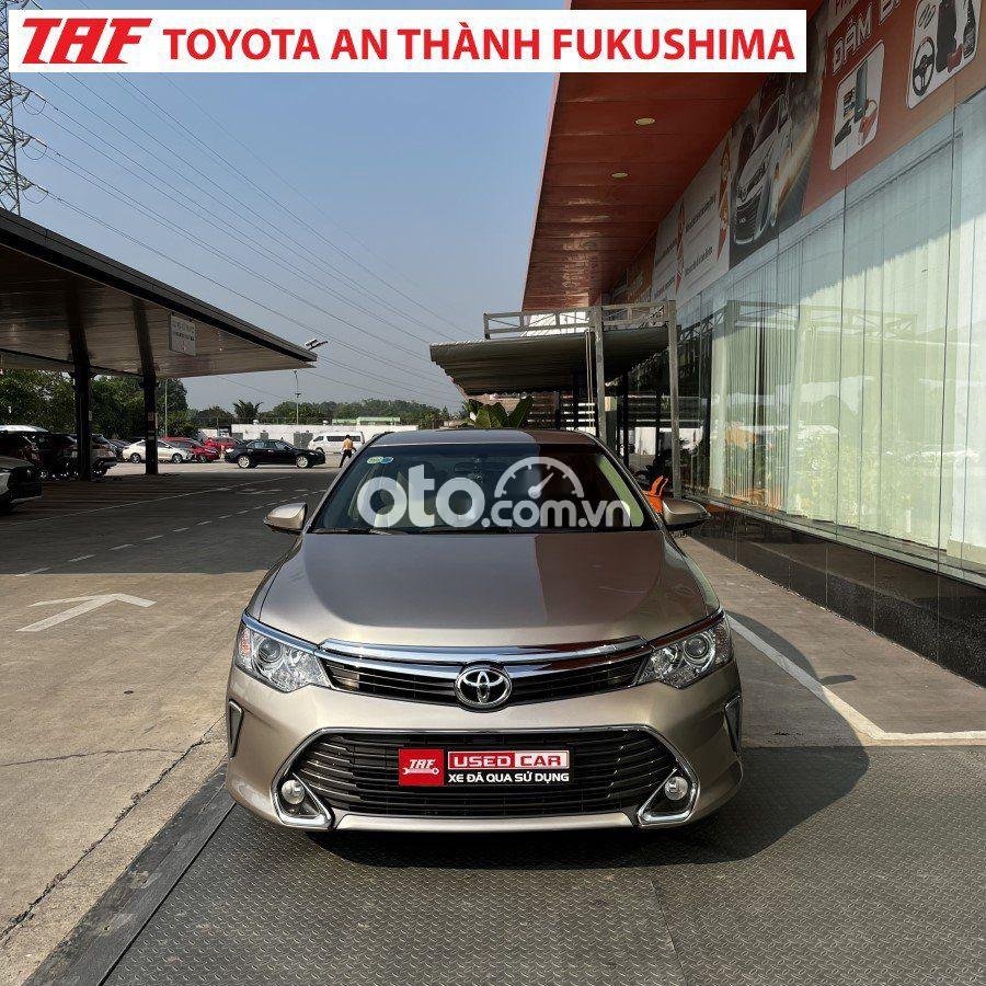 Toyota Camry 2016 - Bán ô tô Toyota Camry 2.0E sản xuất 2016, màu nâu