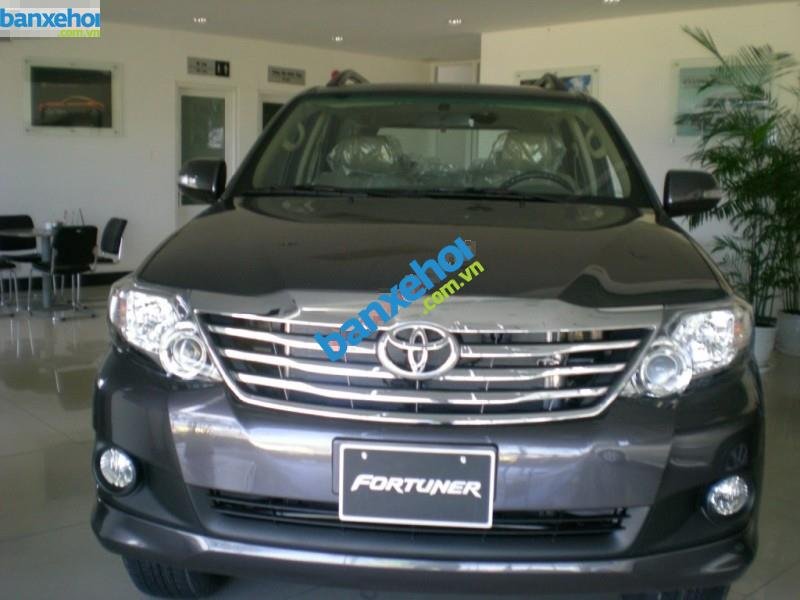 Toyota Fortuner 2014 - Bán xe Toyota Fortuner đời 2014, màu xám, nhập khẩu nguyên chiếc