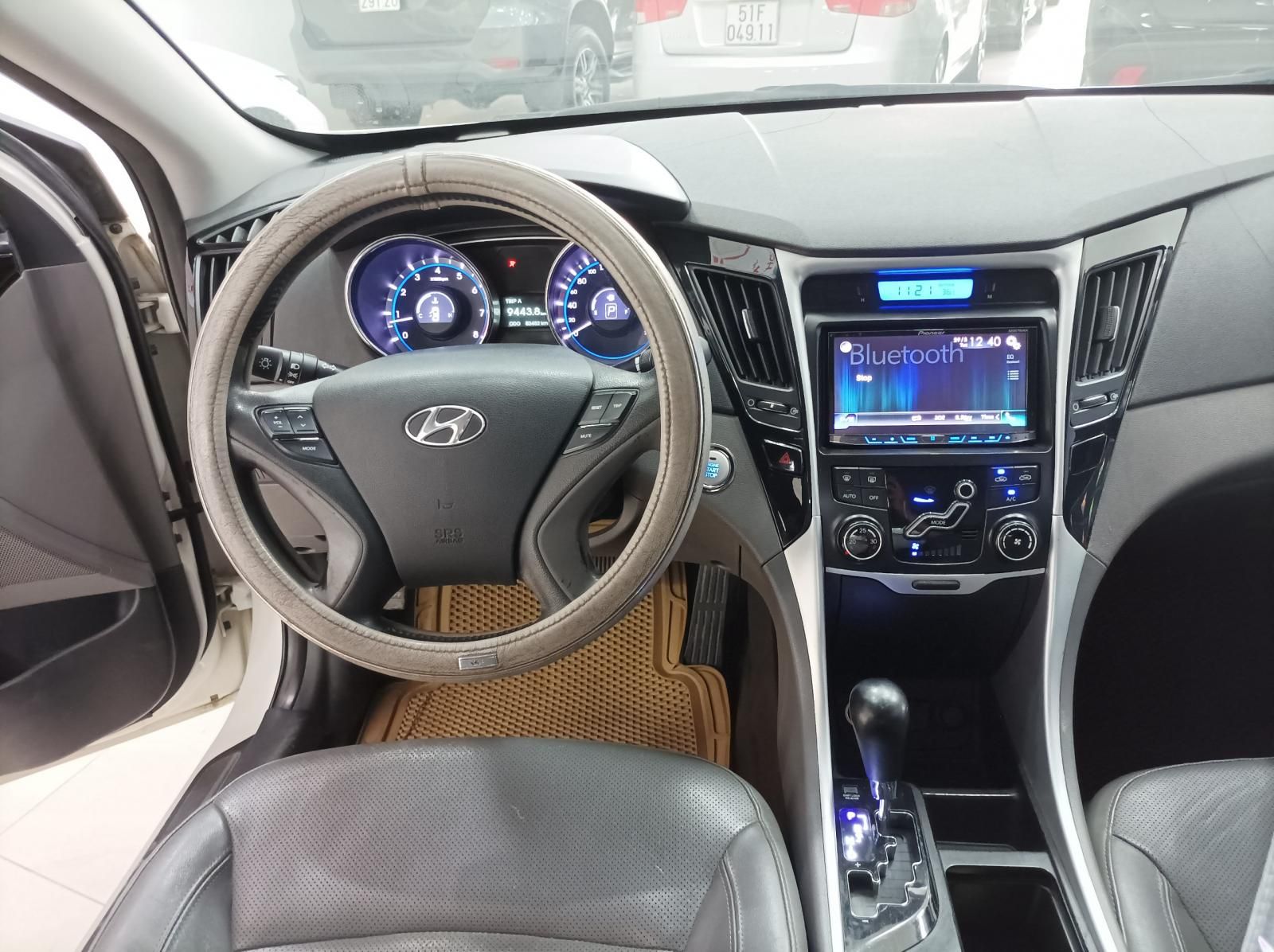 Hyundai Sonata 2018 - Cần bán gấp Hyundai Sonata 2.0 AT màu trắng, xe nhập khẩu nguyên chiếc