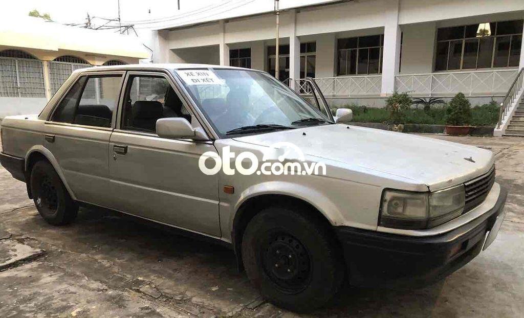 Nissan Bluebird 1988 - Xe Nissan Bluebird năm sản xuất 1988, màu bạc