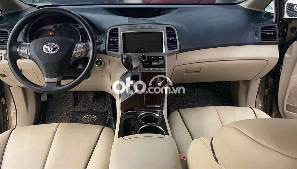 Toyota Venza 2009 - Cần bán gấp Toyota Venza 2.7 AWD AT sản xuất 2009, màu nâu, nhập khẩu