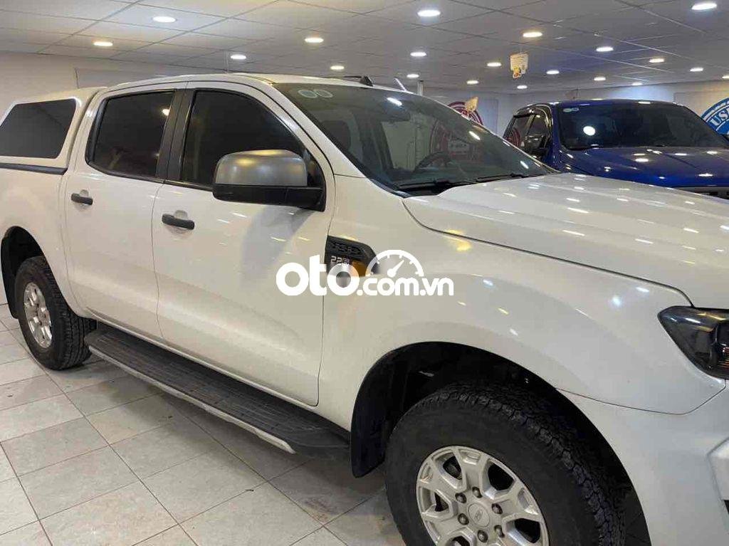 Ford Ranger 2016 - Bán xe Ford Ranger XLS 2.2 4x2 AT sản xuất năm 2016, màu trắng, một chủ từ mới