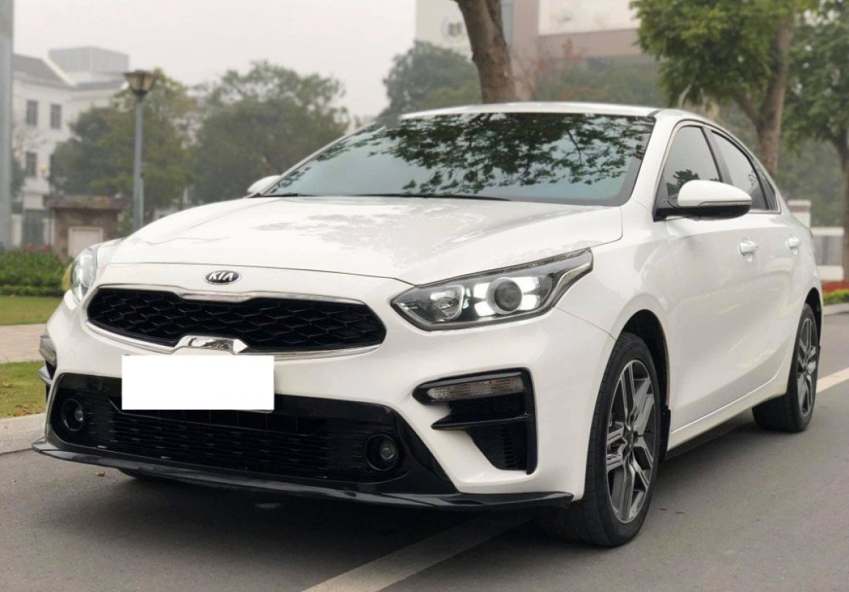 Kia Cerato 2019 - Bán Kia Cerato 1.6AT Luxury sản xuất 2019, màu trắng chính chủ