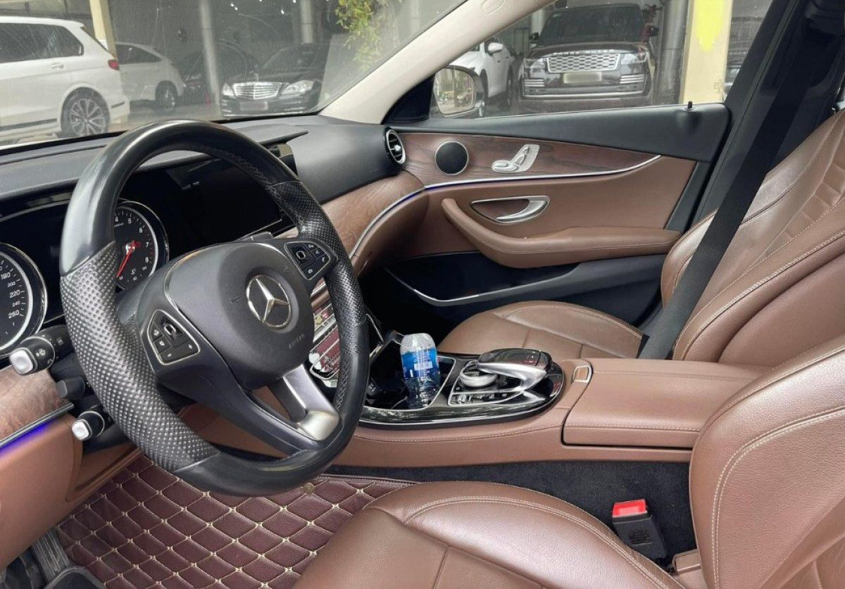 Mercedes-Benz E200 2016 - Bán Mercedes E200 năm sản xuất 2016, màu trắng