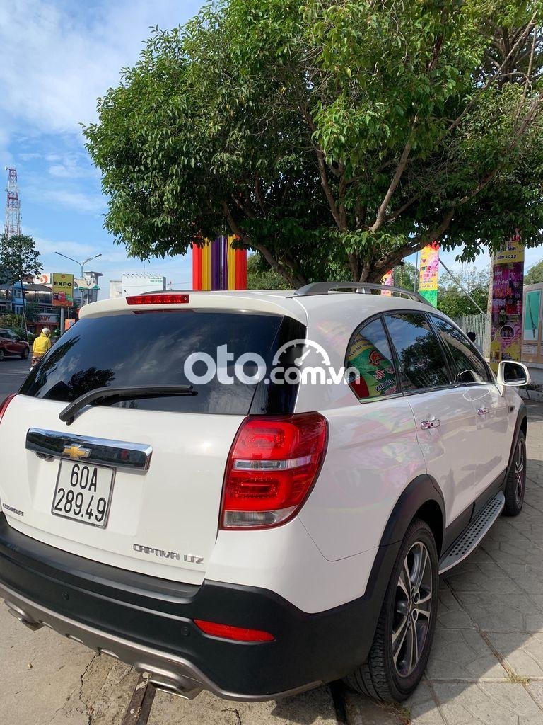 Chevrolet Captiva 2016 - Bán ô tô Chevrolet Captiva Revv năm 2016, màu trắng