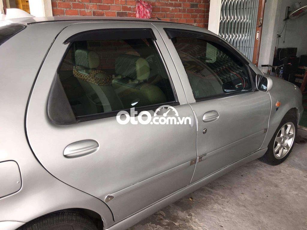 Fiat Siena 2002 - Bán Fiat Siena HLX 1.6 năm sản xuất 2002, màu bạc, xe nhập