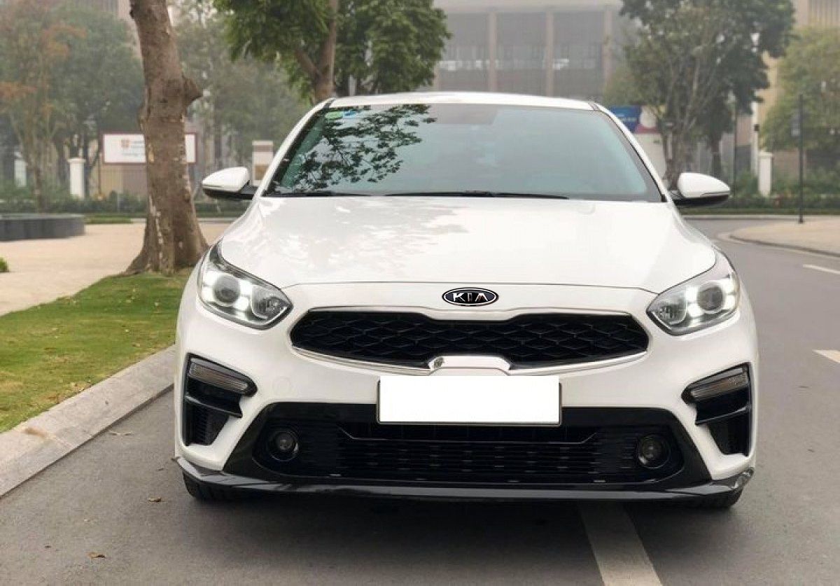 Kia Cerato 2019 - Bán Kia Cerato 1.6AT Luxury sản xuất 2019, màu trắng chính chủ