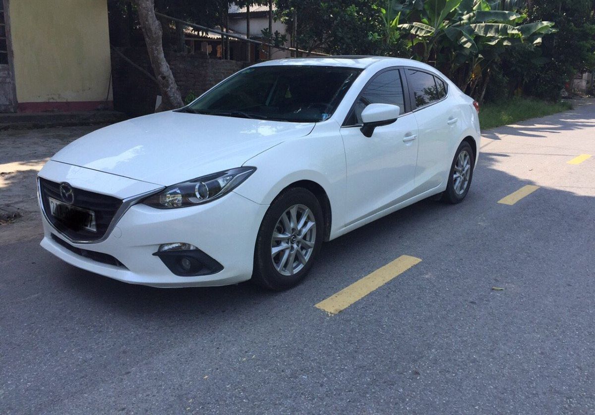 Mazda 3 2016 - Bán Mazda 3 1.5L Luxury năm 2016, màu trắng, xe nhập chính chủ