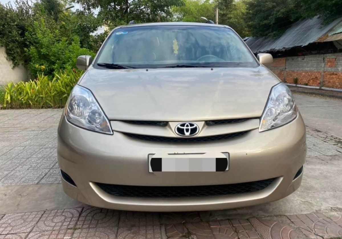 Toyota Sienna 2007 - Bán Toyota Sienna LE 3.5AT AWD sản xuất 2007, màu vàng, xe nhập