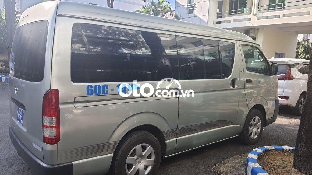 Toyota Hiace 2009 - Bán Toyota Hiace năm 2009, màu bạc