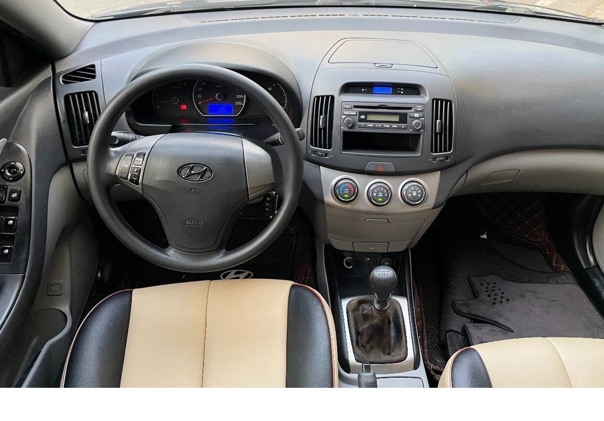 Hyundai Avante 2012 - Cần bán gấp Hyundai Avante 1.6MT 2012, màu xám đẹp, giá chỉ 265 triệu