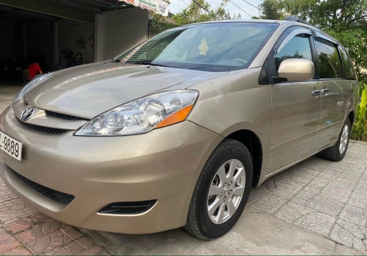 Toyota Sienna 2007 - Bán Toyota Sienna LE 3.5AT AWD sản xuất 2007, màu vàng, xe nhập