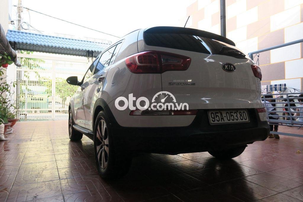 Kia Sportage 2011 - Cần bán gấp Kia Sportage 1.6 GDI sản xuất 2011, màu trắng, nhập khẩu