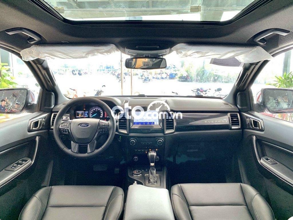 Ford Everest 2022 - Cần bán Ford Everest Titanium 2.0AT sản xuất năm 2022, màu đỏ, nhập khẩu