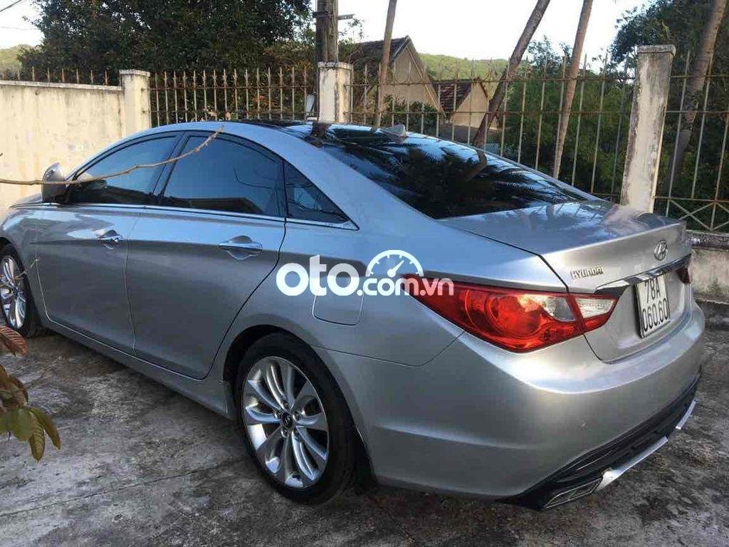 Hyundai Sonata 2010 - Xe Hyundai Sonata sản xuất năm 2010, màu bạc