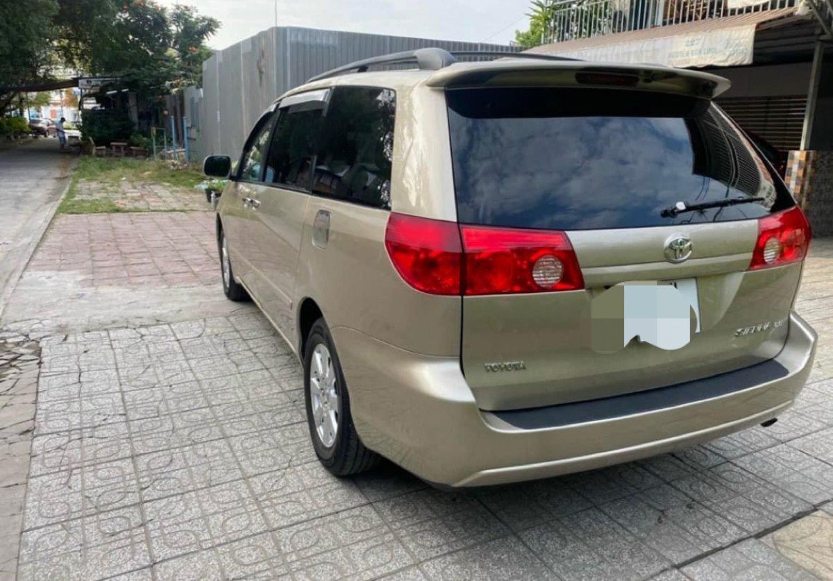 Toyota Sienna 2007 - Bán Toyota Sienna LE 3.5AT AWD sản xuất 2007, màu vàng, xe nhập