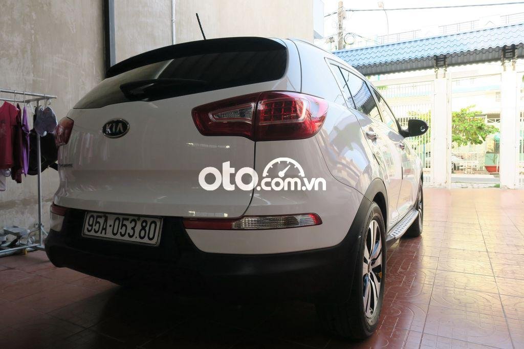 Kia Sportage 2011 - Cần bán gấp Kia Sportage 1.6 GDI sản xuất 2011, màu trắng, nhập khẩu