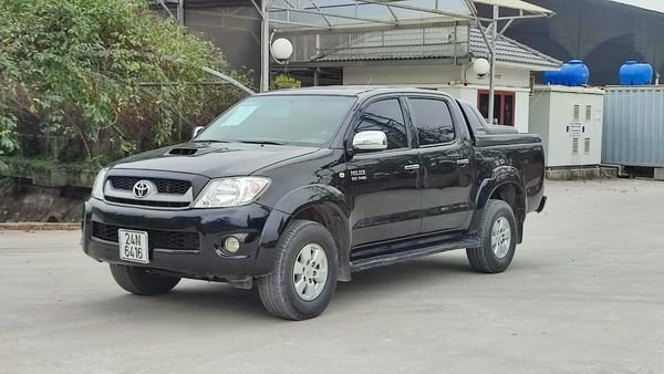 Toyota Hilux 2009 - Bán Toyota Hilux 3.0G 4x4MT sản xuất năm 2009, màu đen, xe nhập, giá chỉ 355 triệu