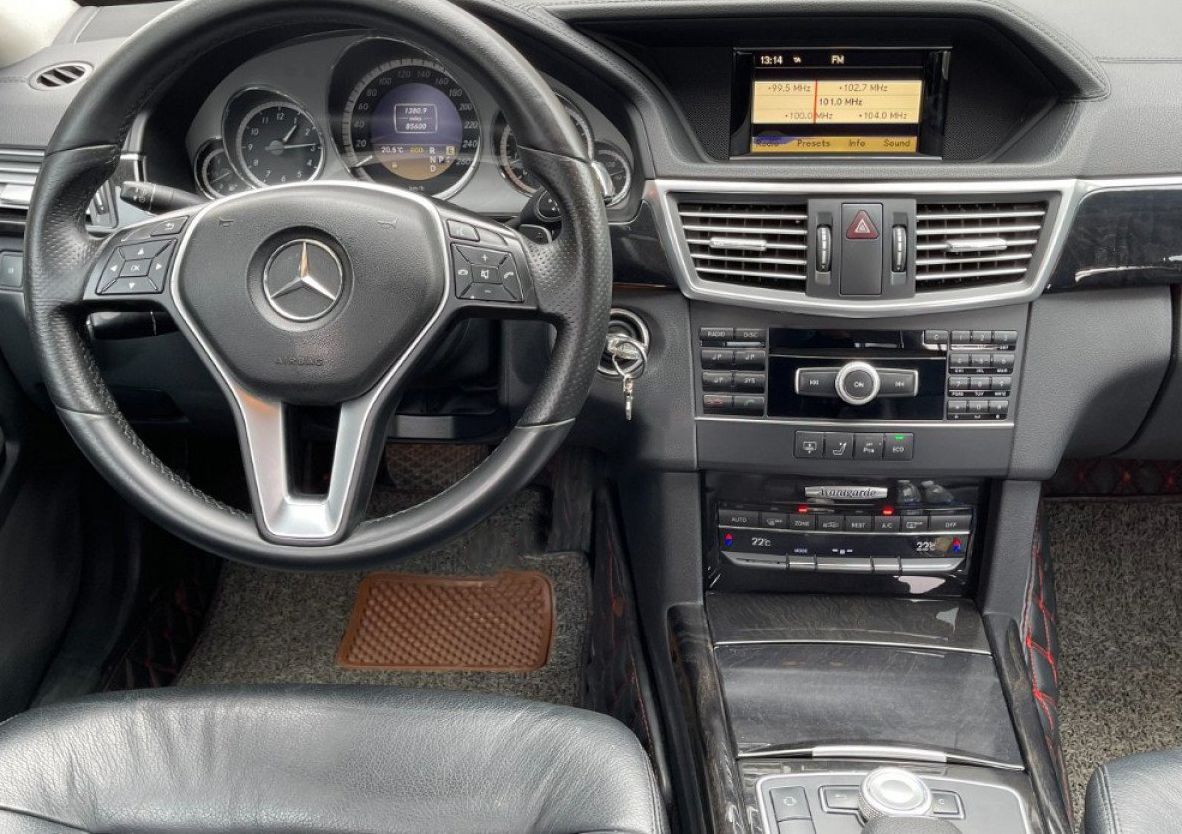 Mercedes-Benz E250 2012 - Bán Mercedes E250 năm sản xuất 2012, màu nâu, 699 triệu