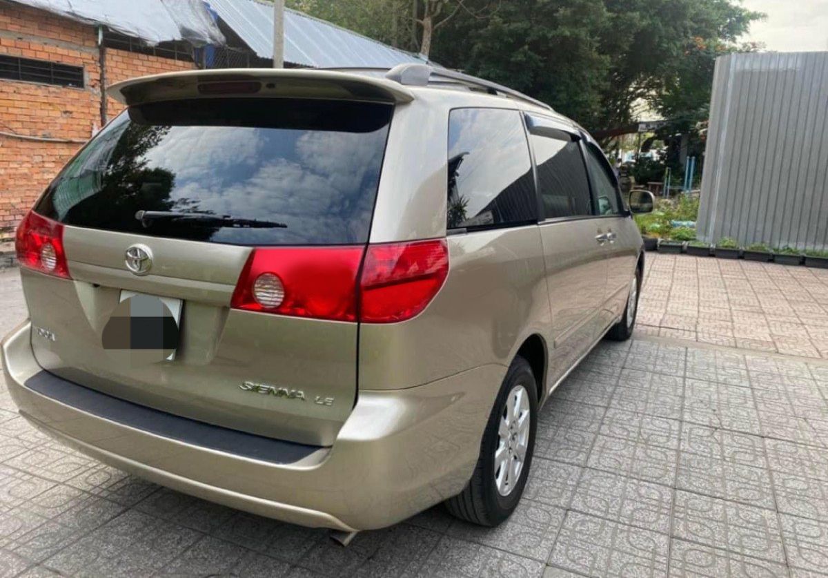 Toyota Sienna 2007 - Bán Toyota Sienna LE 3.5AT AWD sản xuất 2007, màu vàng, xe nhập