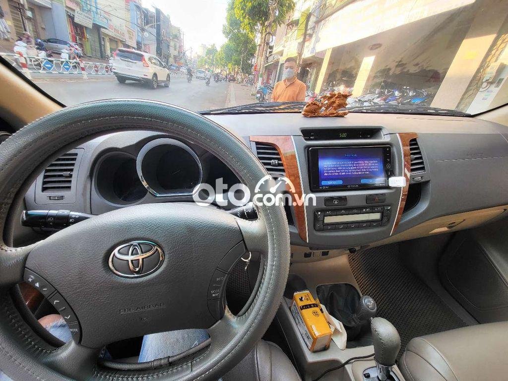 Toyota Fortuner 2009 - Cần bán lại xe 2.7V Toyota Fortuner năm sản xuất 2009, màu đen 