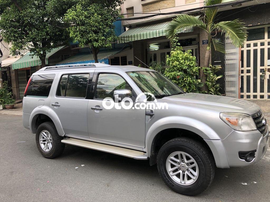 Ford Everest 2011 - Bán Ford Everest 2.5MT năm 2011, màu bạc, nhập khẩu nguyên chiếc