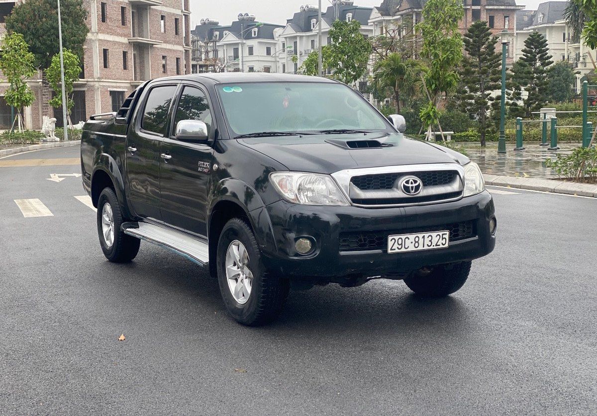 Toyota Hilux 2011 - Xe Toyota Hilux năm sản xuất 2011, màu đen, nhập khẩu giá cạnh tranh