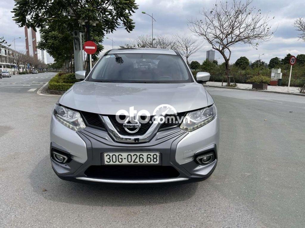 Nissan X trail 2019 - Bán ô tô Nissan X trail 2.0 SL 2WD sản xuất năm 2019, màu bạc, giá tốt