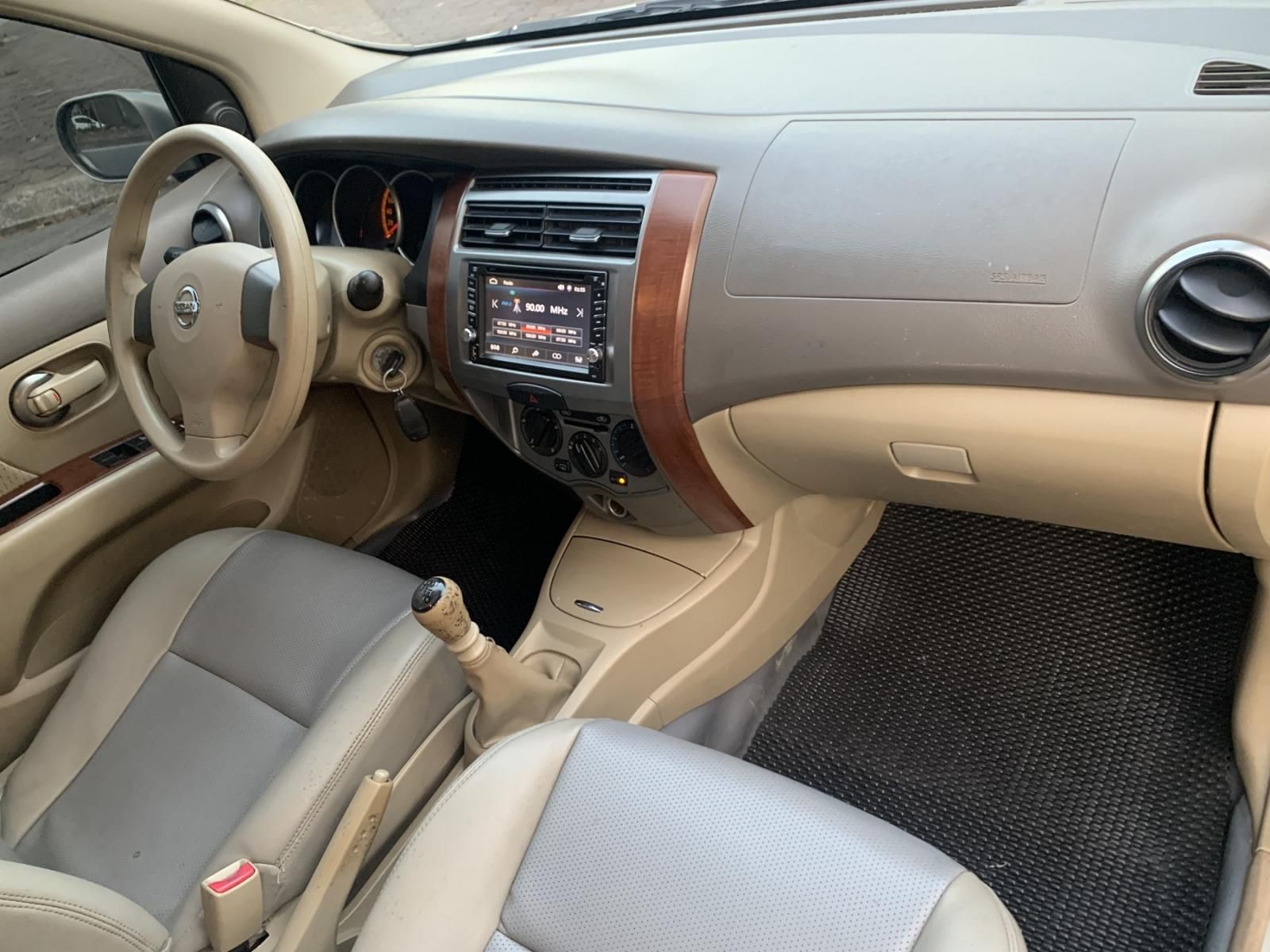 Nissan Grand livina 2011 - Bán ô tô Nissan Grand Livina 1.8MT năm 2011, giá chỉ 235 triệu